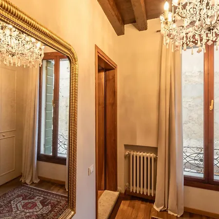 Nobilis Apartment
